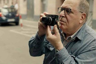 Rabbiner Frank Dabba Smith fotografiert.