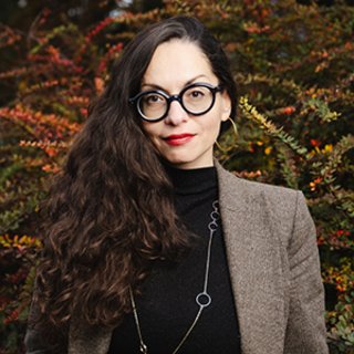 Portrait von Sozialpsychologin Marina Chernivsky.