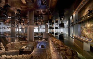 Blick ins Museum Judengasse. Foto: Norbert Miguletz © Jüdisches Museum Frankfurt Blick ins Museum Judengasse mit den Fundamenten von fünf Häusern des früheren jüdischen Ghettos von Frankfurt