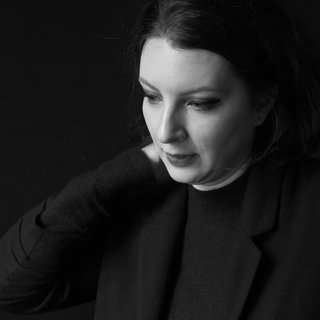 Buchvorstellung: Schriftstellerin Slata Roschal.