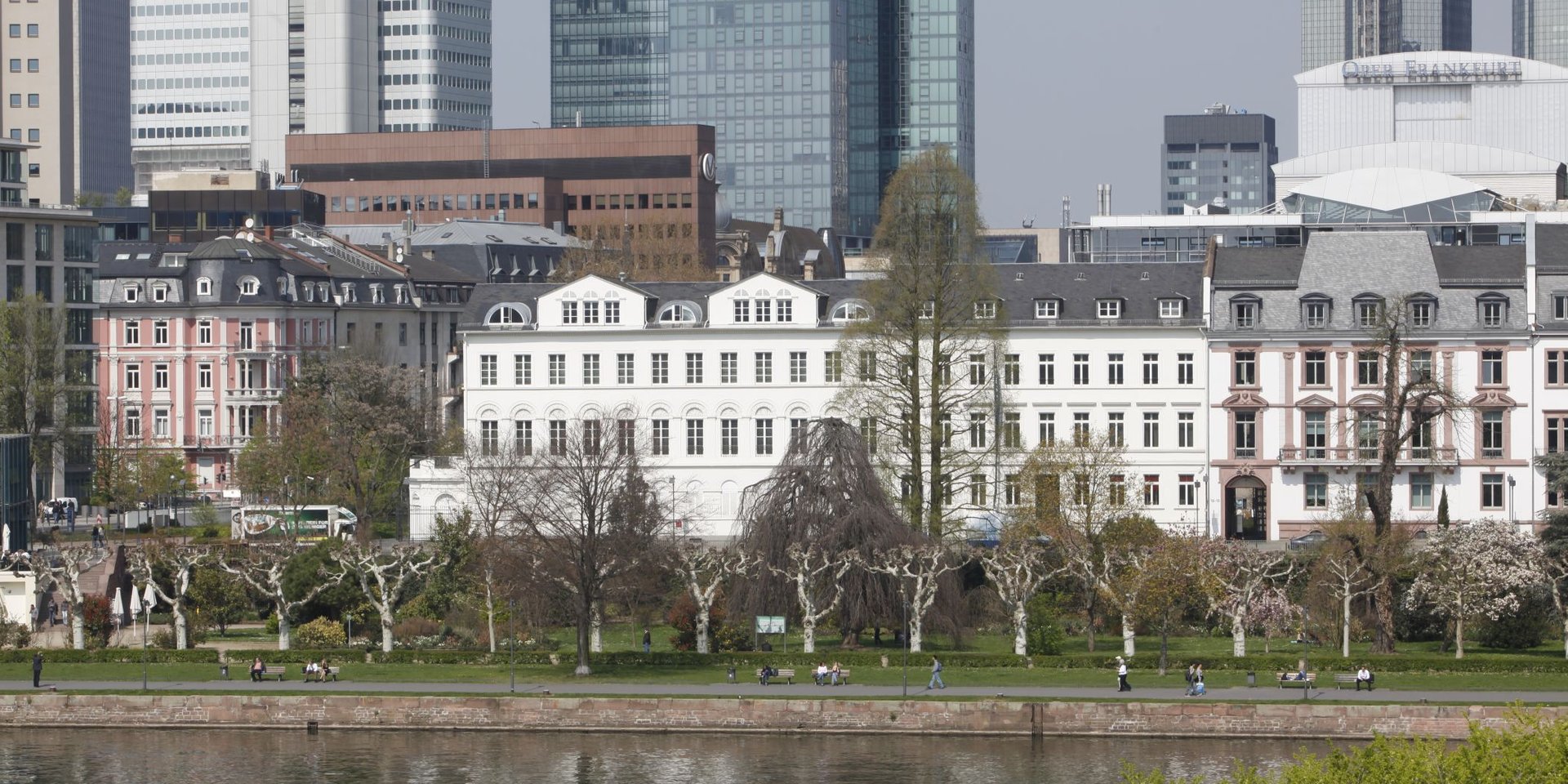 Das Rothschildpalais am Untermainkai in Frankfurt am Main. Foto: Uwe Dettmar Blick auf das Rothschildpalais am Untermainkai in Frankfurt am Main.