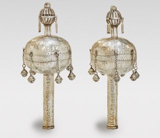 Cymbalista-Sammlung: Silberne Tora-Aufsätze aus dem Jemen (Aden), 1800 bzw. 1930 © Robert Cymbalista