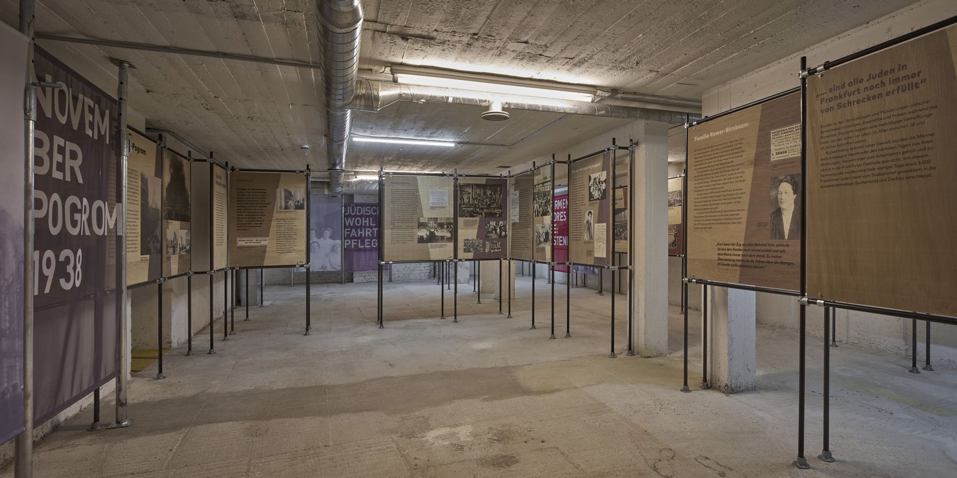 Blick in die Ausstellung "Ostend - Blick in ein Jüdisches Viertel"